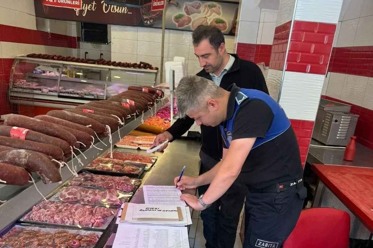 İnegölde bayram öncesi zabıtadan denetim