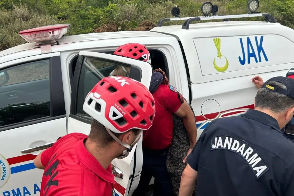 Jandarma kaybolan yaşlı aynı gün içinde buldu