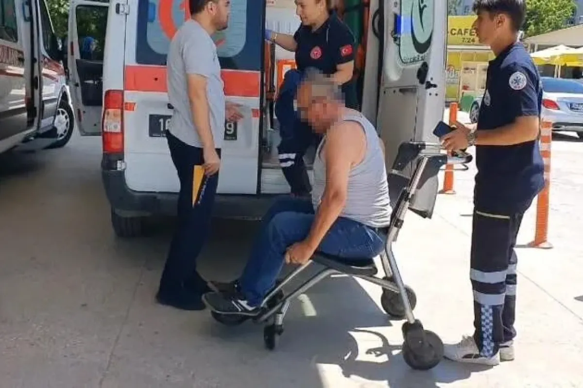 Trafikte 4 araç çarpıştı: 2 yaralı