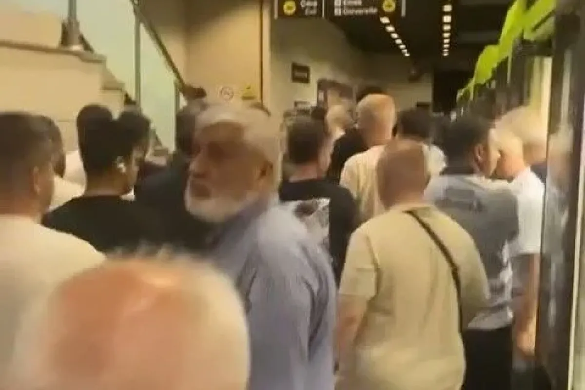 Bursada sağanak yağış metro seferlerini de durdurdu, raylar şelaleye döndü