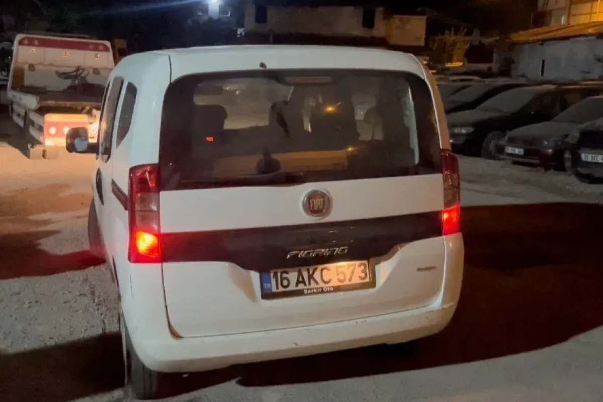 Ehliyetsiz sürücü tersten geldi, trafik polisini ezdi
