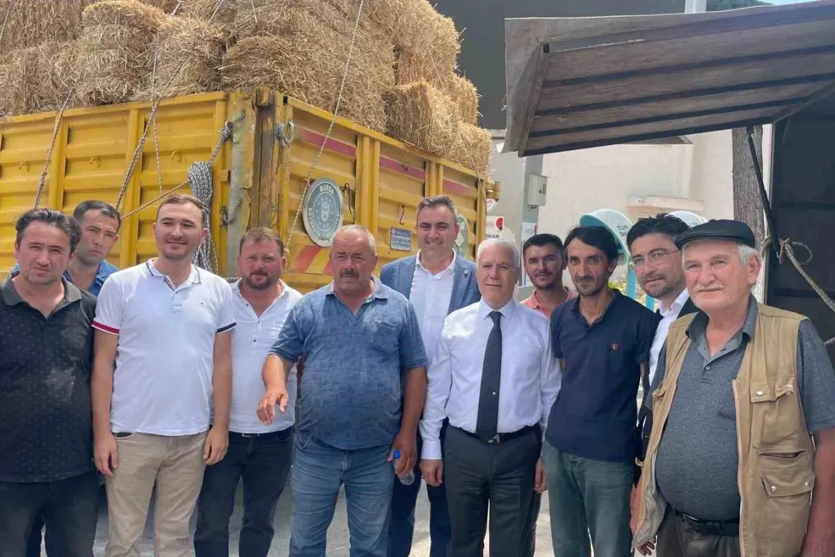 Büyükşehirden çiftçiye destek...Başkan Bozbey kendi elleriyle dağıttı