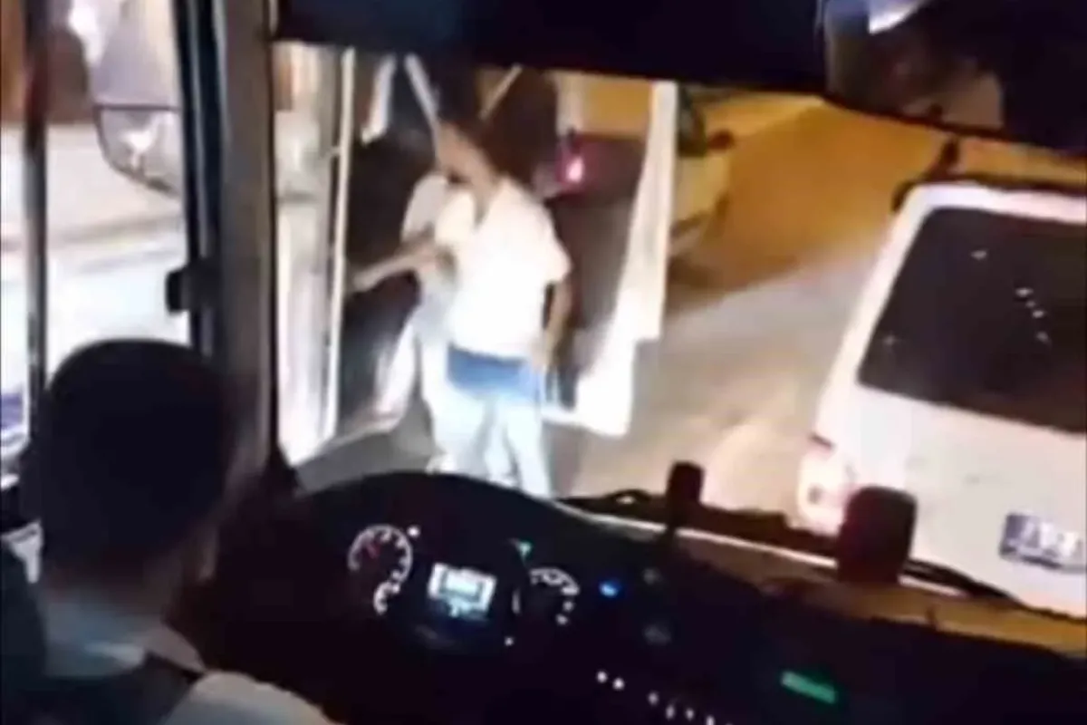 Bursada garip kavga...Boş olan trafikte yol için kavga ettiler