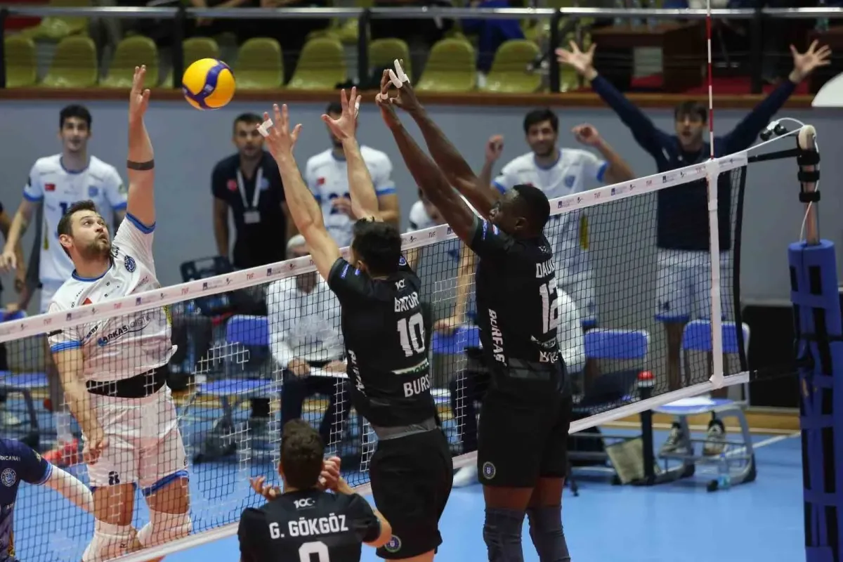 Bursa Büyükşehir Belediyespor Efeler Ligine sahasında Fenerbahçe Medicana maçıyla başlayacak