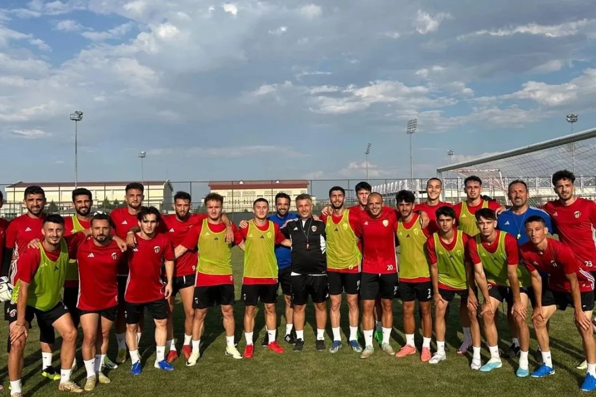 İnegölspor kampa 10 kişi gitti!