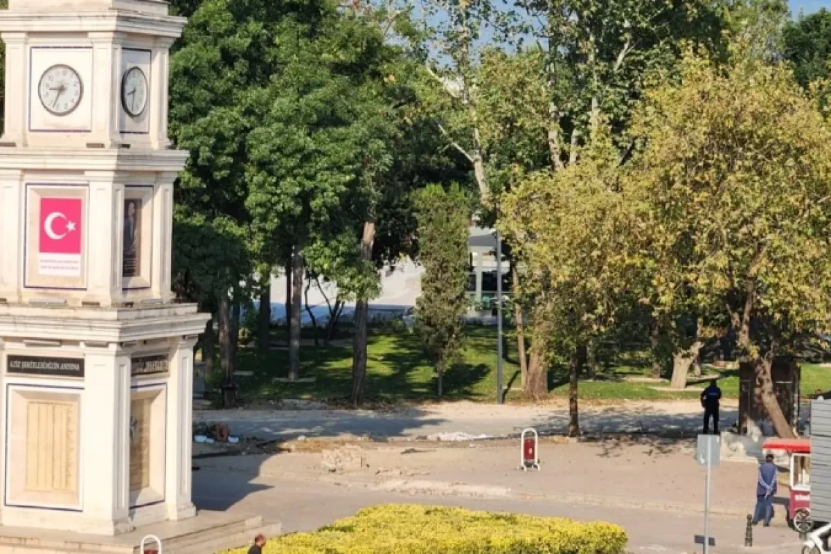 Saat Kulesi yanındaki bankamatikler kaldırıldı