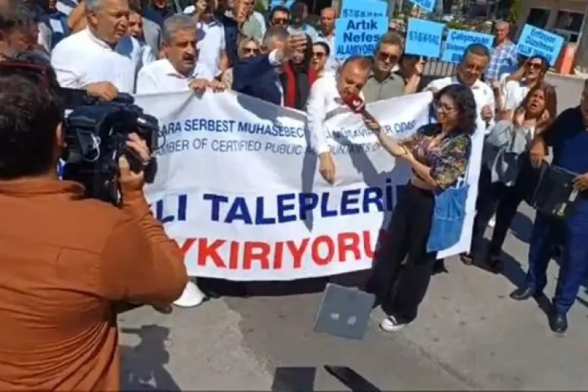 Muhasebecilerden Mehmet Şimşek'e protesto