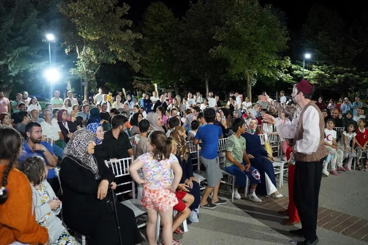 İnegöl Belediyesi Şehir Tiyatrosu Yaz Turnesiyle Sanatı Yayıyor