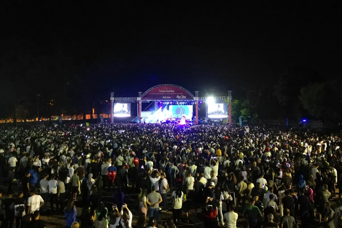 İnegöl'de tarihi konser? Konsere kaç kişi katıldı