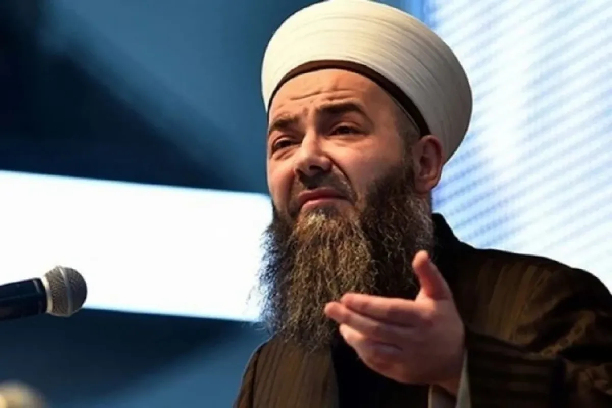 Cübbeli Ahmet saldırıya uğradı