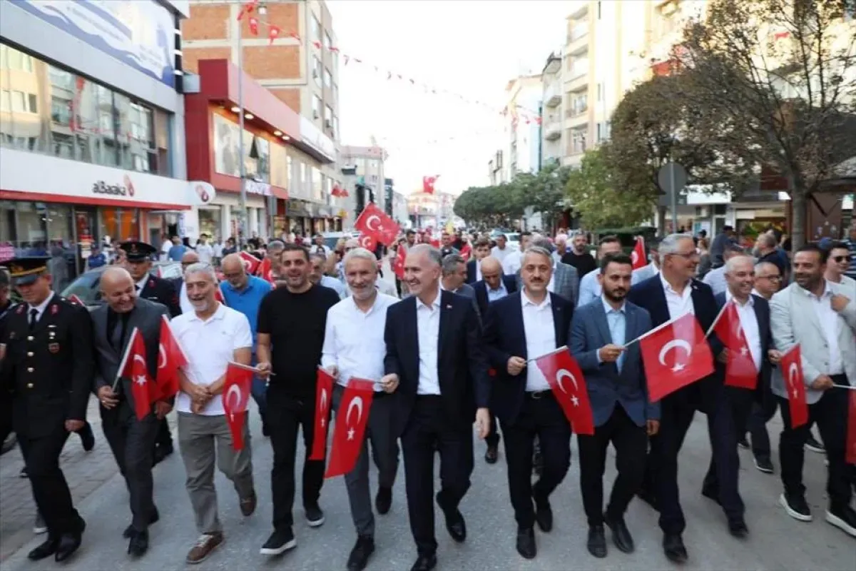 İnegöl'de Kurtuluş Coşkusu Sokaklara Taşındı