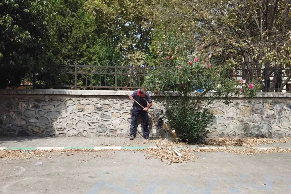 Gürsu Belediyesinden ilçedeki okullara makyaj