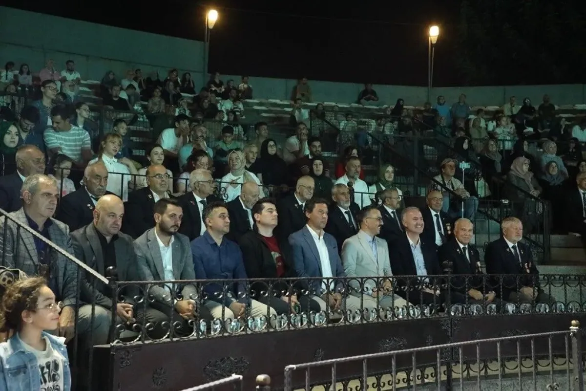 Rıdvan Sayın kahramanlık ezgileriyle sahne aldı
