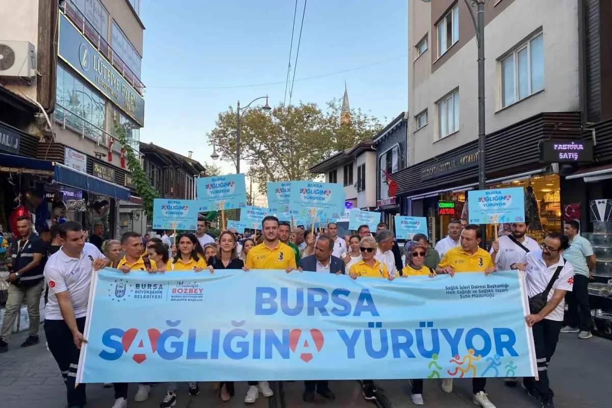 Bursada vatandaşlar Halk Sağlığı Haftası için yürüdü