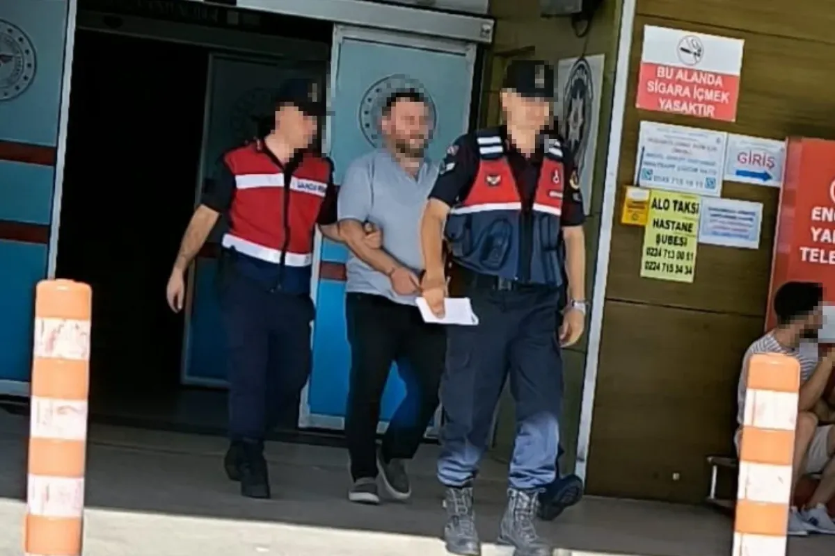 İnegöl'de alacak verecek kavgası! Arkadaşını 5 kez bıçakladı