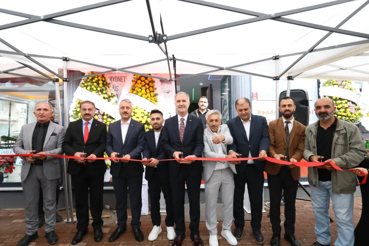 Demirci Dekorasyon ve Demirci Psikoteknik törenle açıldı