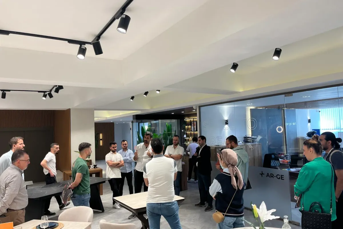 ENHANCER Projesi Mezunları Luvina Design’ı Ziyaret Etti