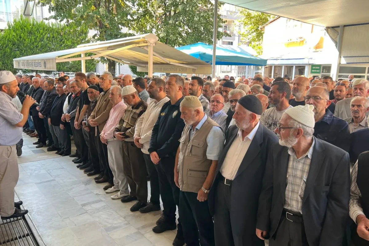 Son yolculuğuna uğurlandı