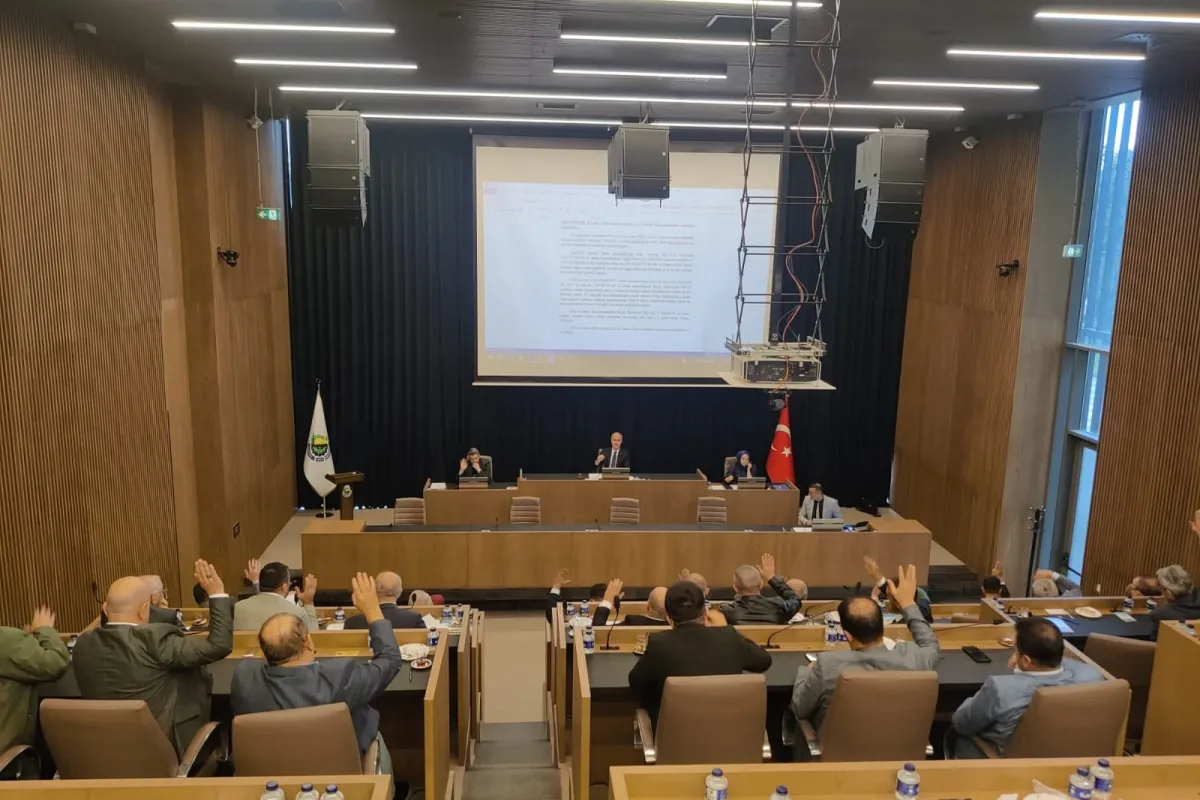 İnegöl Belediye meclisinde Fransa tepkisi! Kararı erteleyin