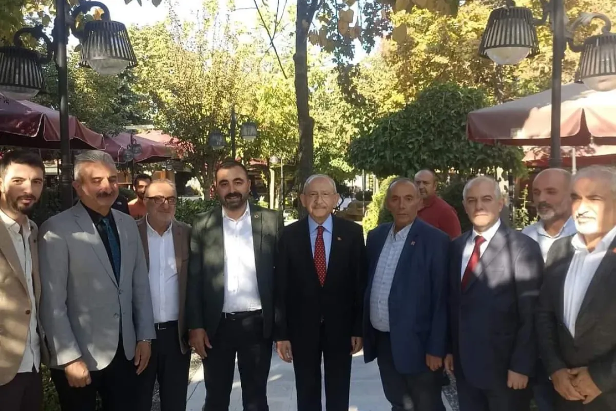 Kemal Kılıçdaroğlu İnegöl'de Mola Verdi