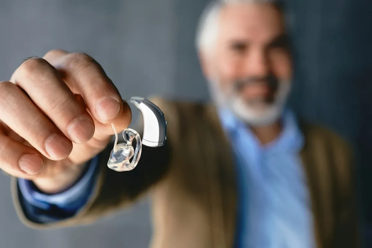 İşitme Cihazı Kullanımının Önemi ve Maliyetleri: Kimler İşitme Cihazı Kullanmalıdır?
