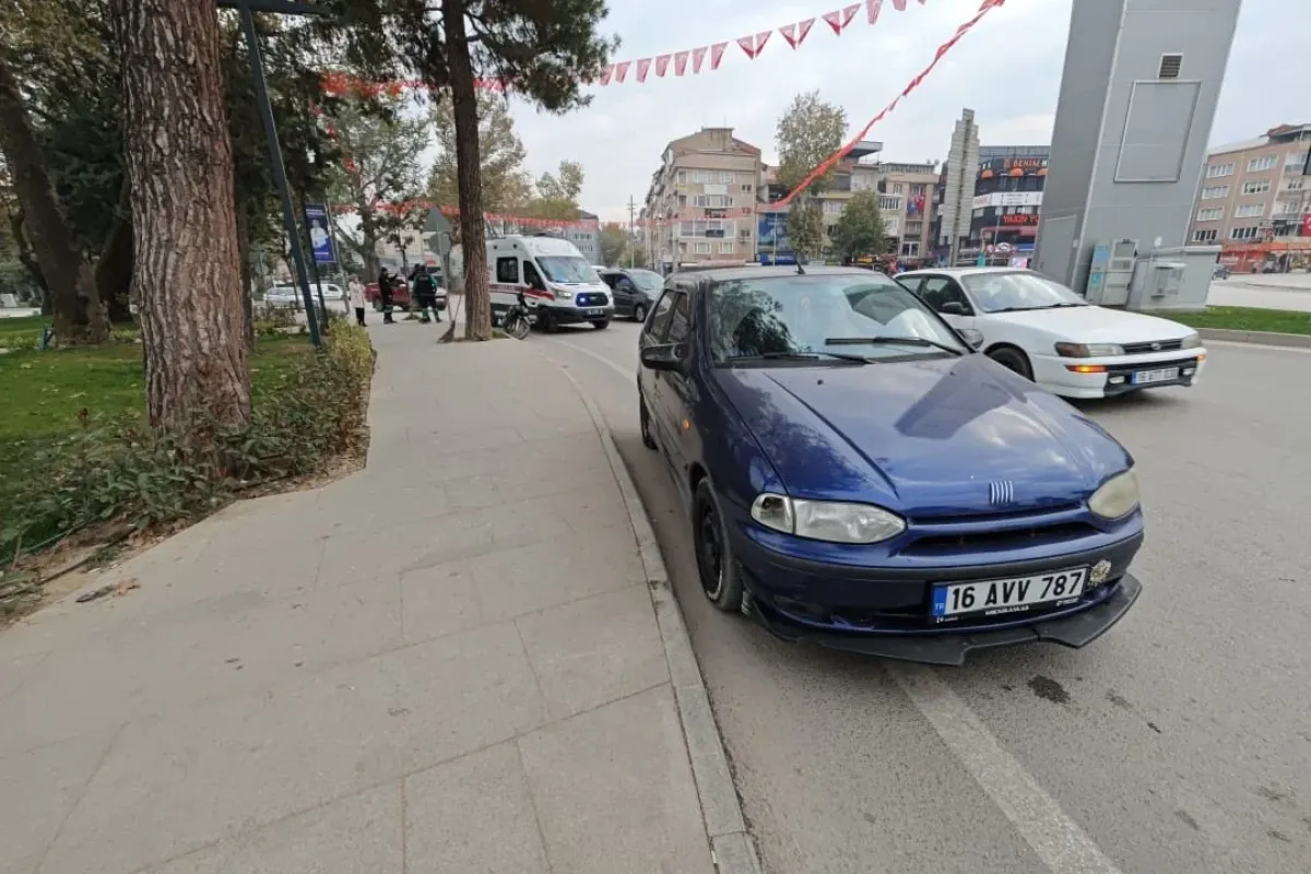 Motosiklet kazasında baba ve kızı yaralandı