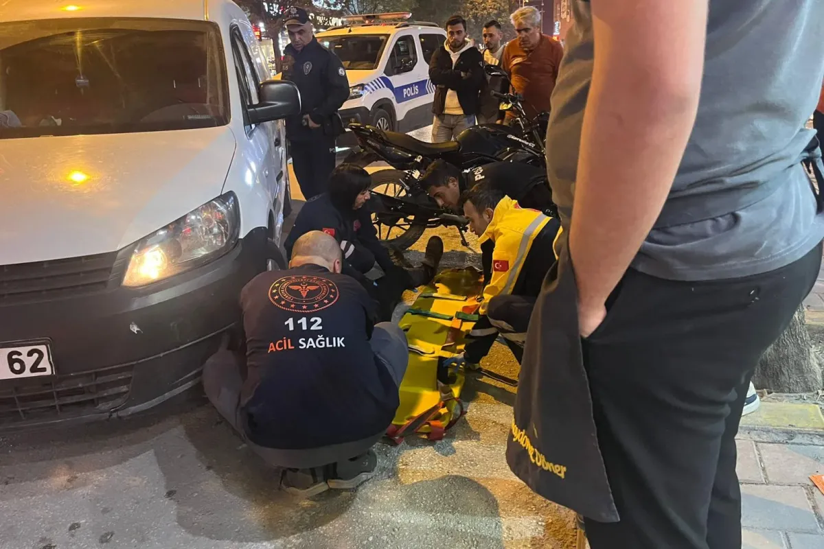 Adnan Menderes Bulvarı’nda Motosiklet ve Ticari Araç Çarpıştı: 1 Yaralı
