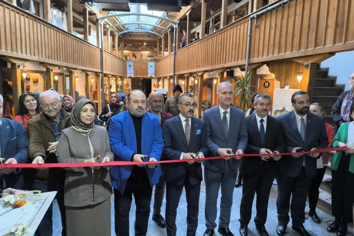 Hayra Açılan Kapı Tokmakları Sergisi İnegöl Kent Müzesi'nde Açıldı
