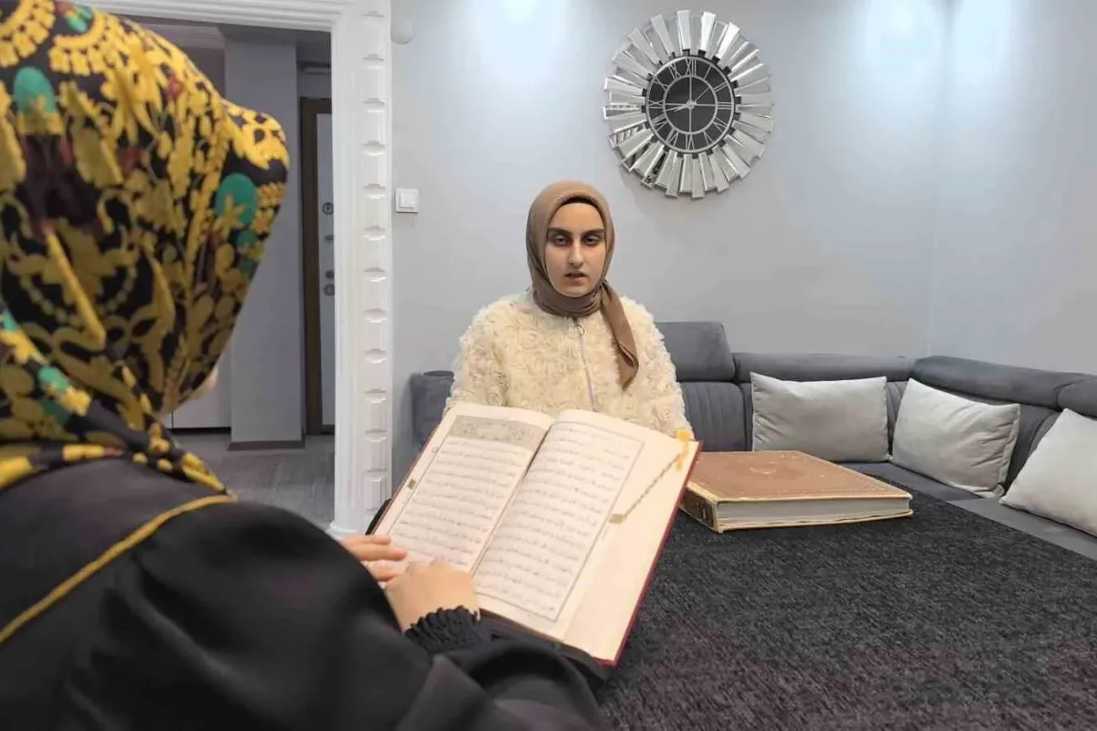 Görme engelli Medine hafızlık belgesini Cumhurbaşkanı Erdoğan’ın elinden almak istiyor