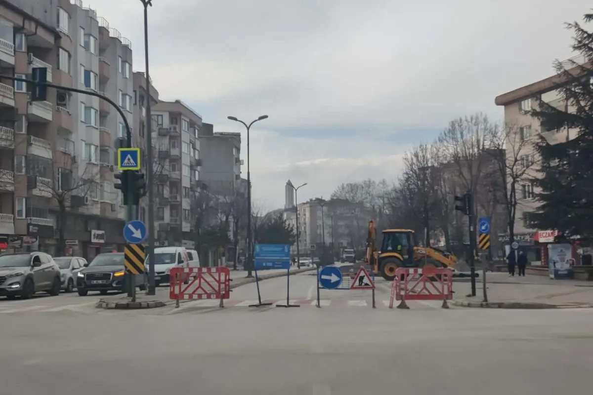 İnegöllüler Dikkat! Ahmet Akyollu Caddesi Trafiğe Kapandı