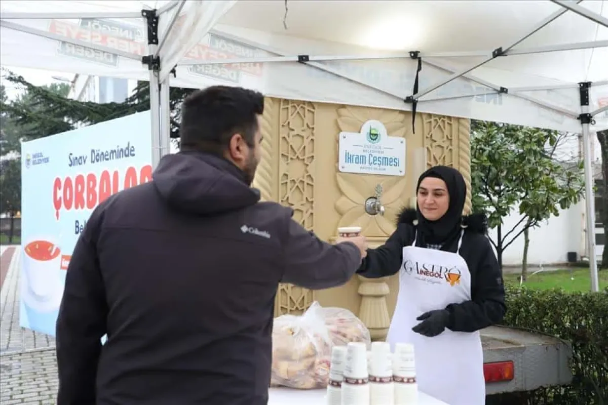 Sınav öncesi çorbalar İnegöl Belediyesi'nden