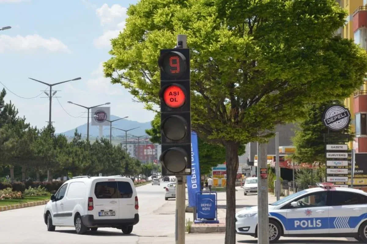 Trafik ışıklarına beyaz ışık ekleniyor