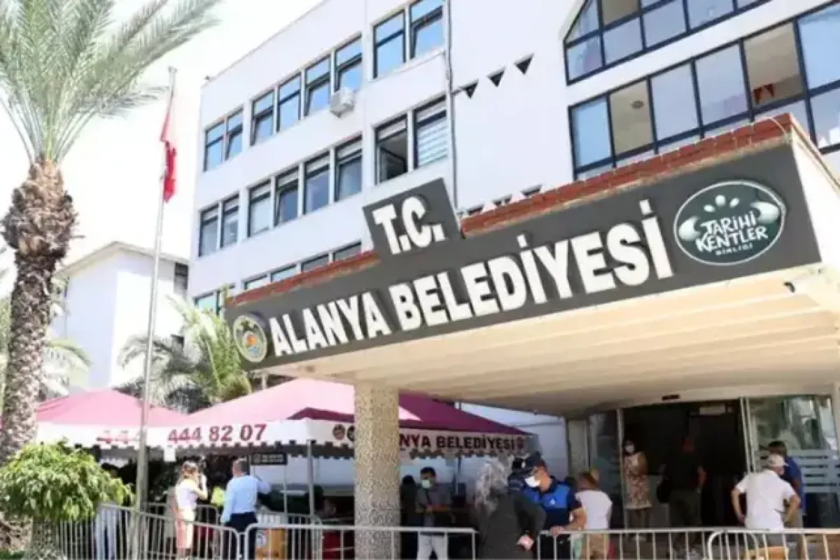 Alanya Belediyesi Hangi Parti? Osman Tarık Özçelik’in Görev Süreci ve Detaylar