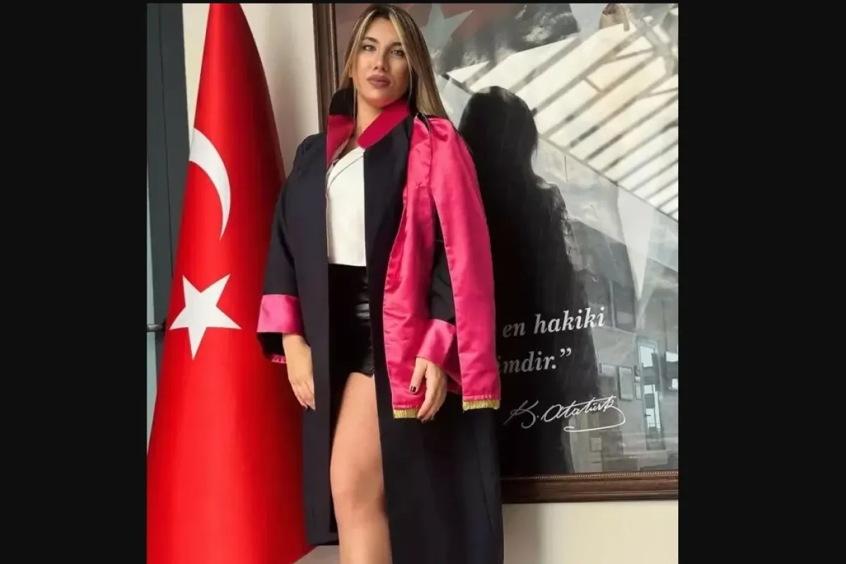 Cinsel İlişki Videosu Ortaya Çıkan Elif Karaarslan Cübbeyi Giydi