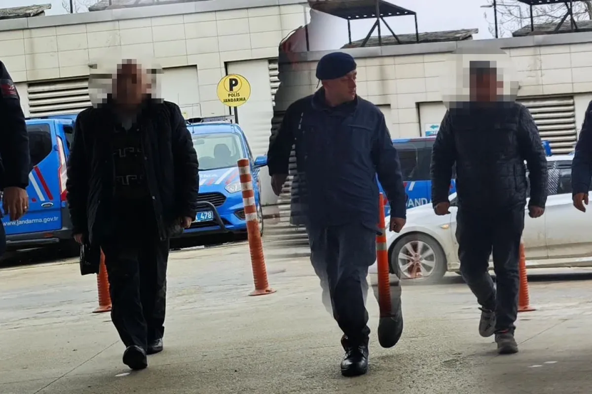 Oğluna vurduğunu iddia ettiği müdür yardımcısını dövdü!