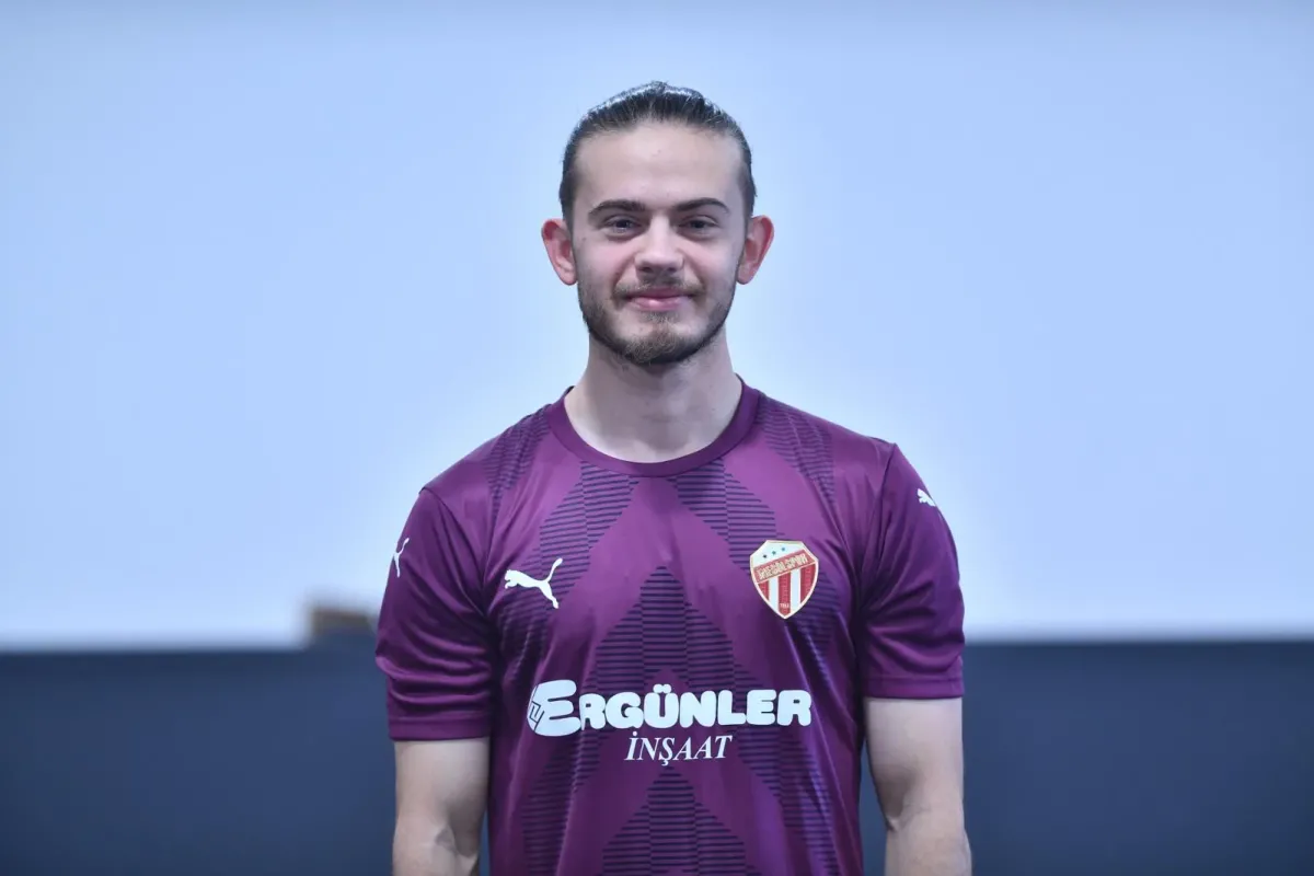 Emir Özsoy yeni takımına imzayı attı