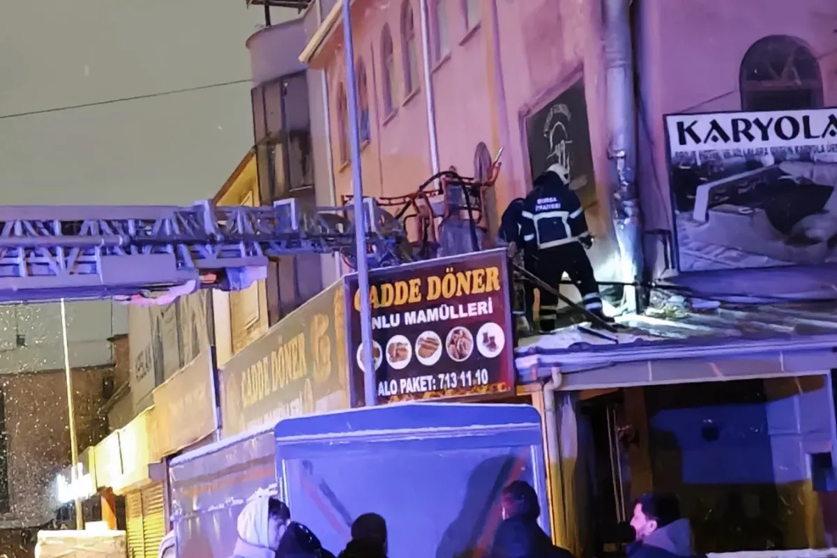 Dönerci Çatısında Korkutan Yangın!