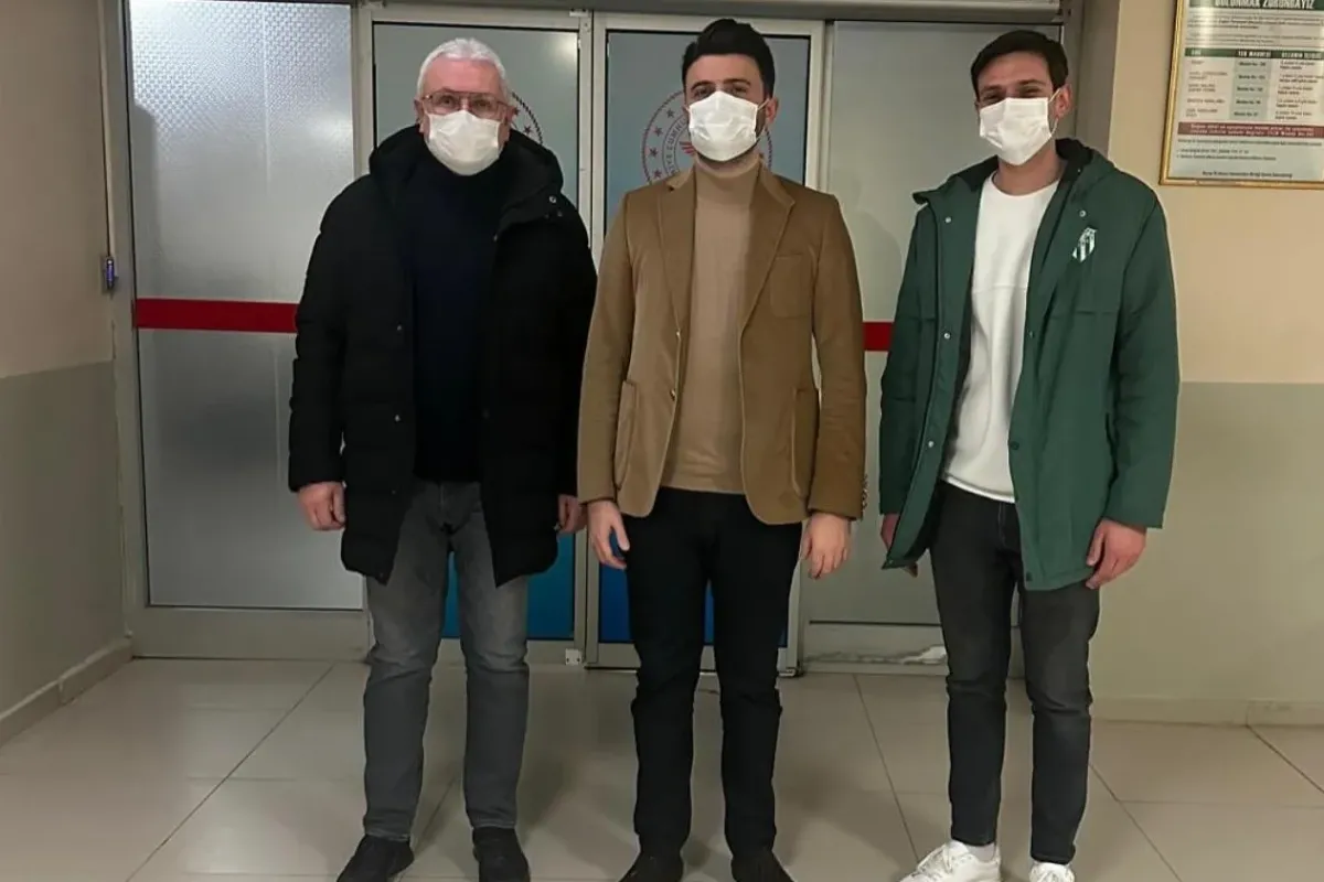 Bursaspor başkanı Enes Çelik İnegöl'de o ismi hastanede ziyaret etti