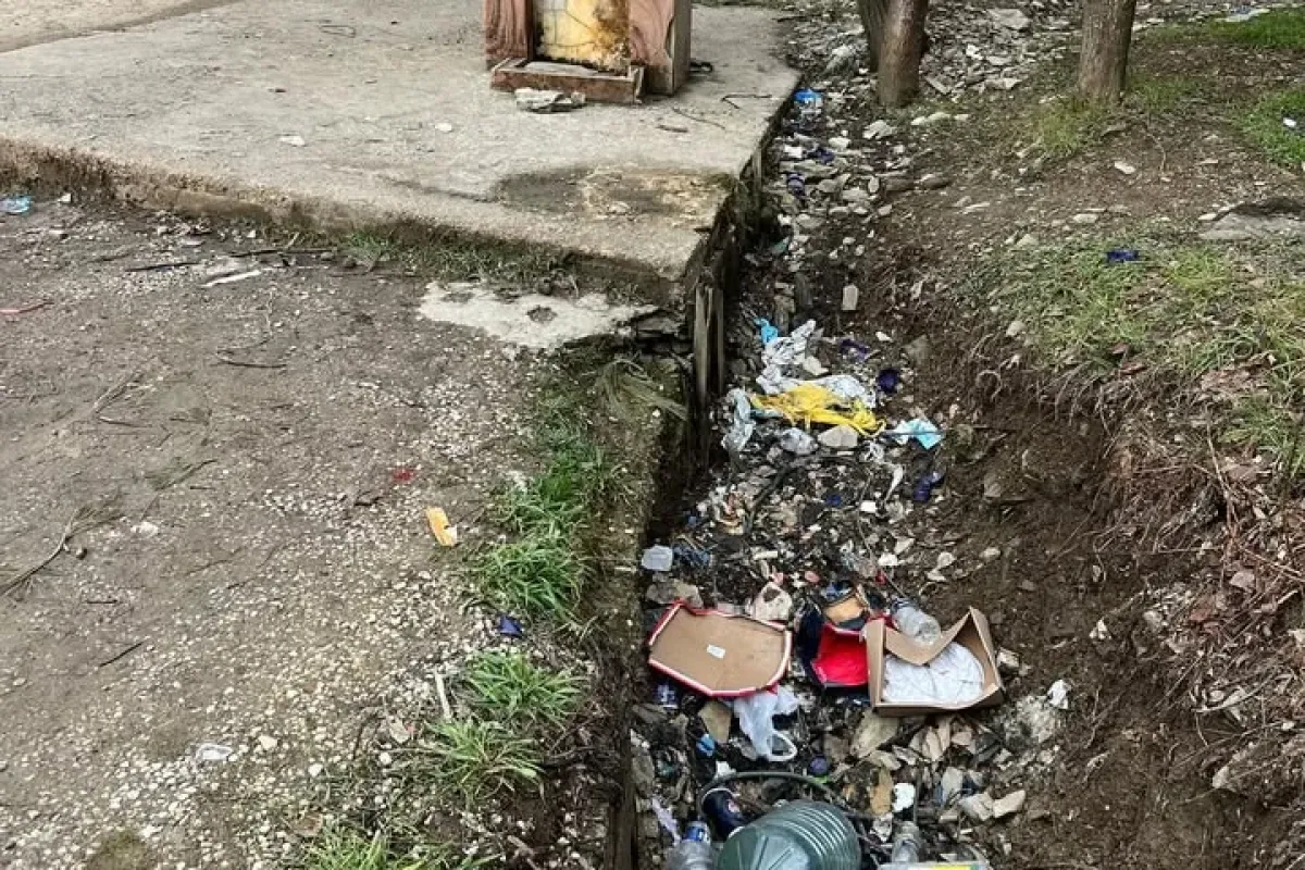 İnegöl Gülbahçe Mahallesi’nde Çeşmeye Atılan Çöpler Tepki Çekti