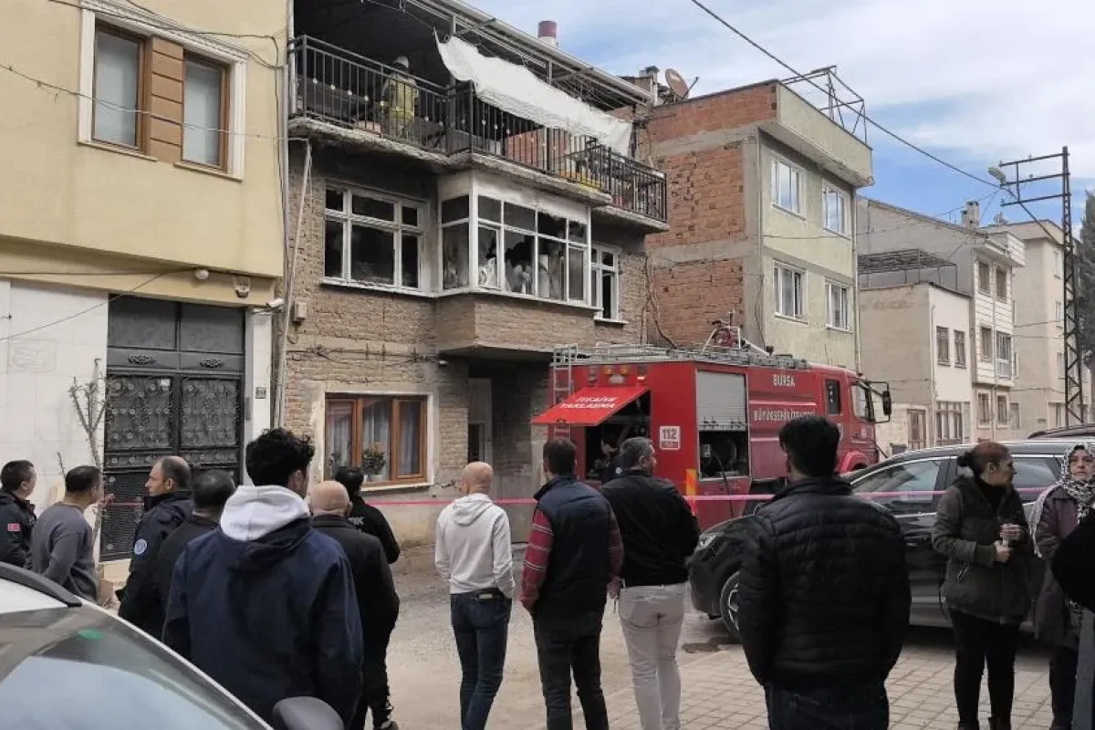 İnegöl’de 2 katlı ev alevlere teslim oldu