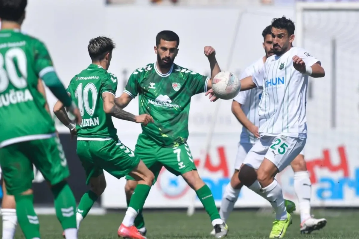 Kafkasspor 4 dakikada 3 puanı kaptı