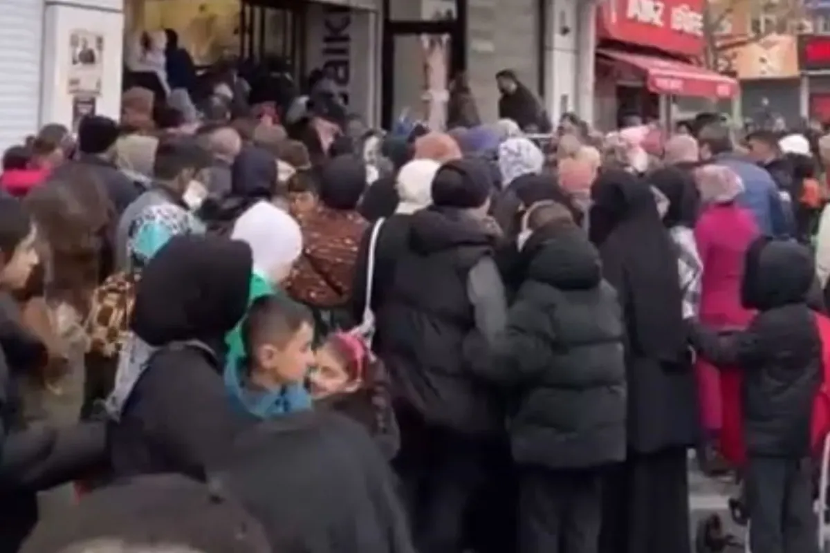 Bir mahalle birlik oldu, 390 ihtiyaç sahibi çocuğu giydirdi