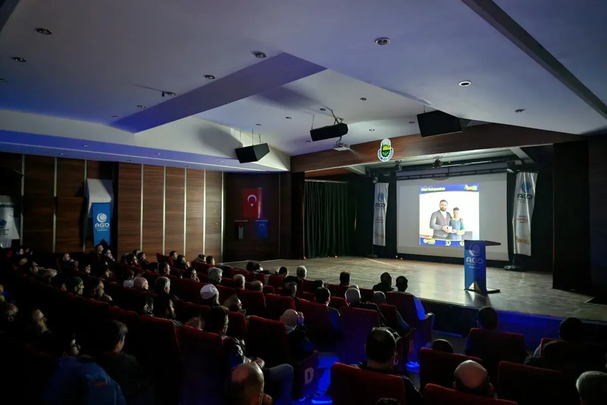 Şehitler Gecesi’nde Duygusal Anlar Yaşandı