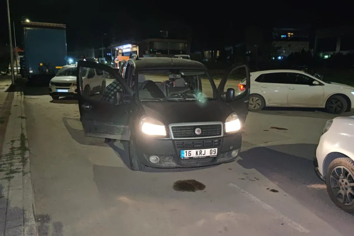 Arabayı kurşun yağmuruna tuttular