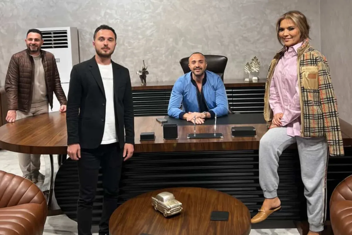 Demet Akalın mobilyasını İnegöl’den aldı