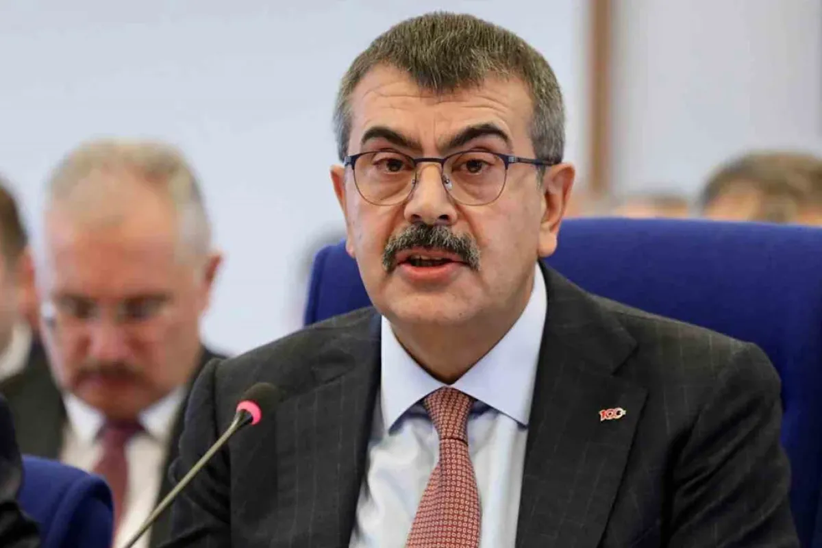 Bakan Yusuf Tekin'den Başörtüsü Yasağı Riskine Dair Çarpıcı Açıklama