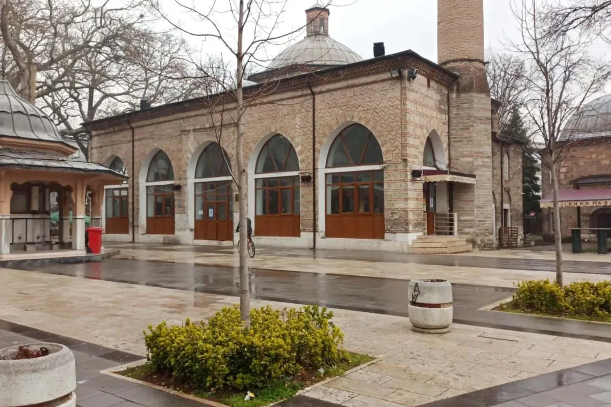 İnegöl’de Bugün Namaz Vakitleri | 26 Nisan 2025 Cumartesi