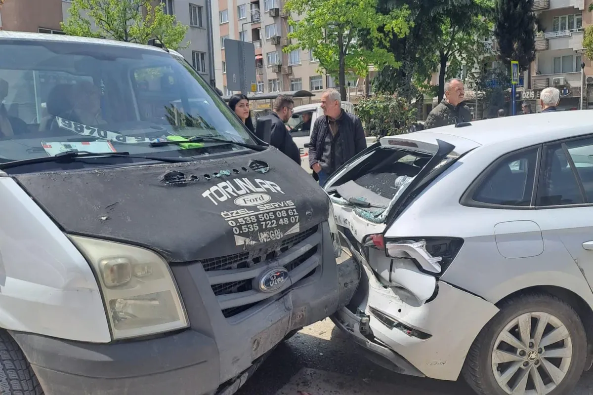İnegöl'de can pazarı! 3 yaralı
