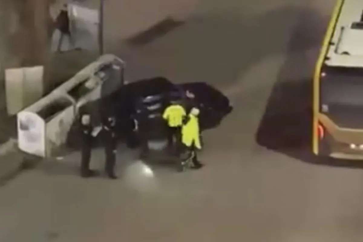 Kaza yapan alkollü sürücü kendini araca kilitledi