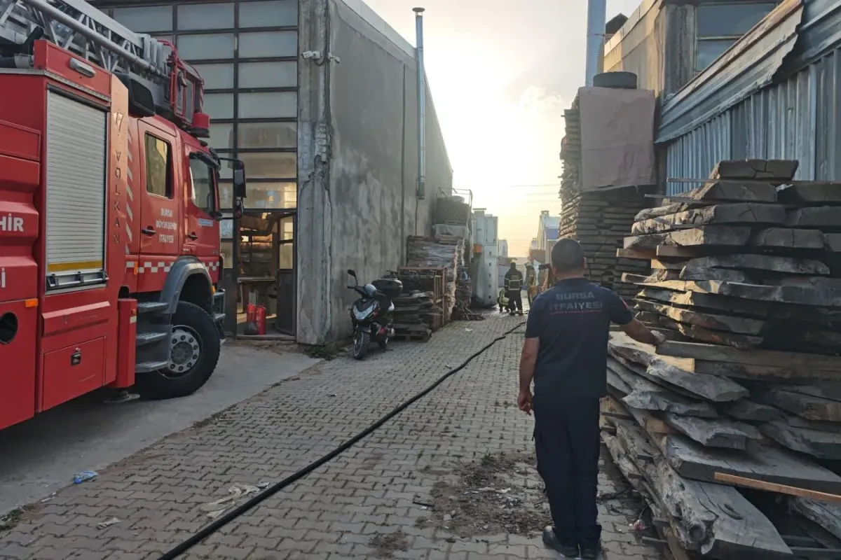 Sanayide yangın! İtfaiye müdahale etti